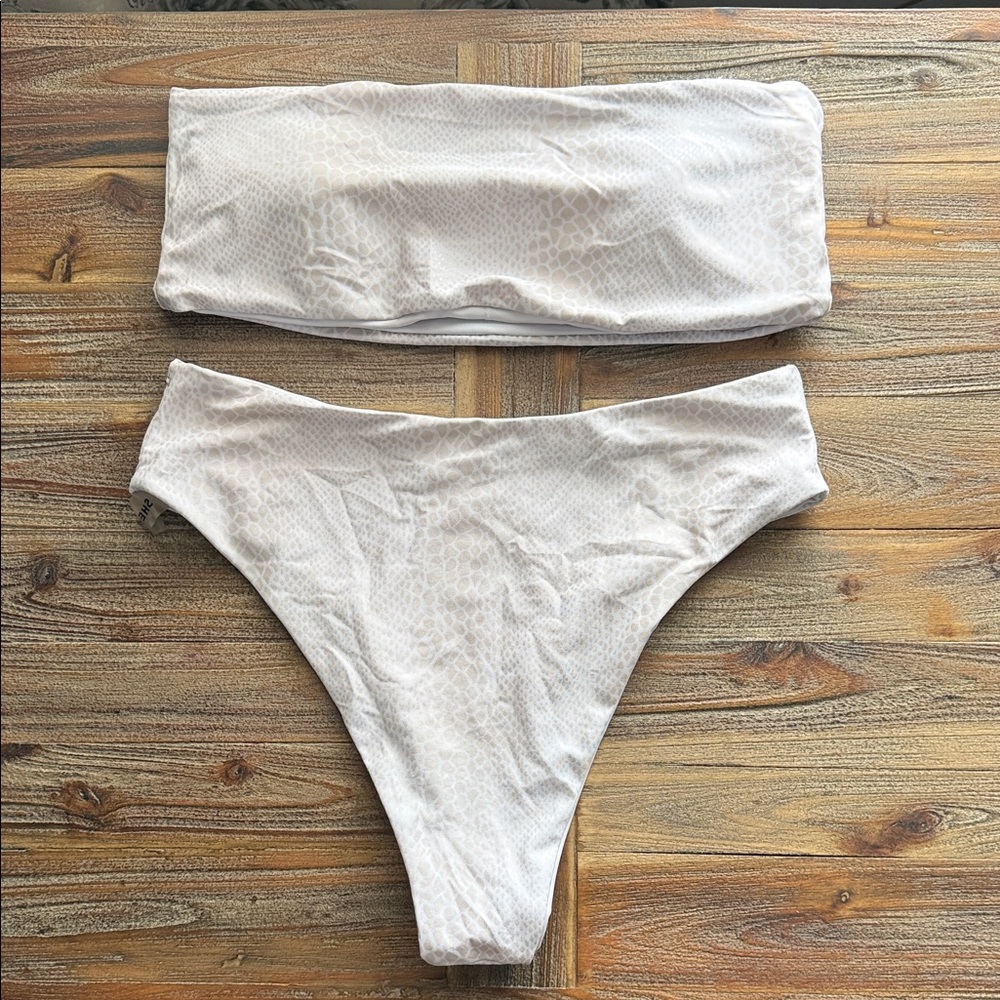 SHEIN Textured Cream Bandeau Set